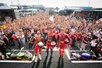 Alvaro Bautista, Danilo Petrucci und Nicolo Bulega werden von den Fans gefeiert