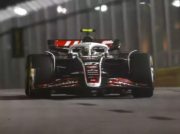 Nico Hülkenberg im Haas VF-24 beim Formel-1-Rennen in Singapur 2024 Titel-Bild zur News: Nico Hülkenberg im Haas VF-24 beim Formel-1-Rennen in Singapur 2024