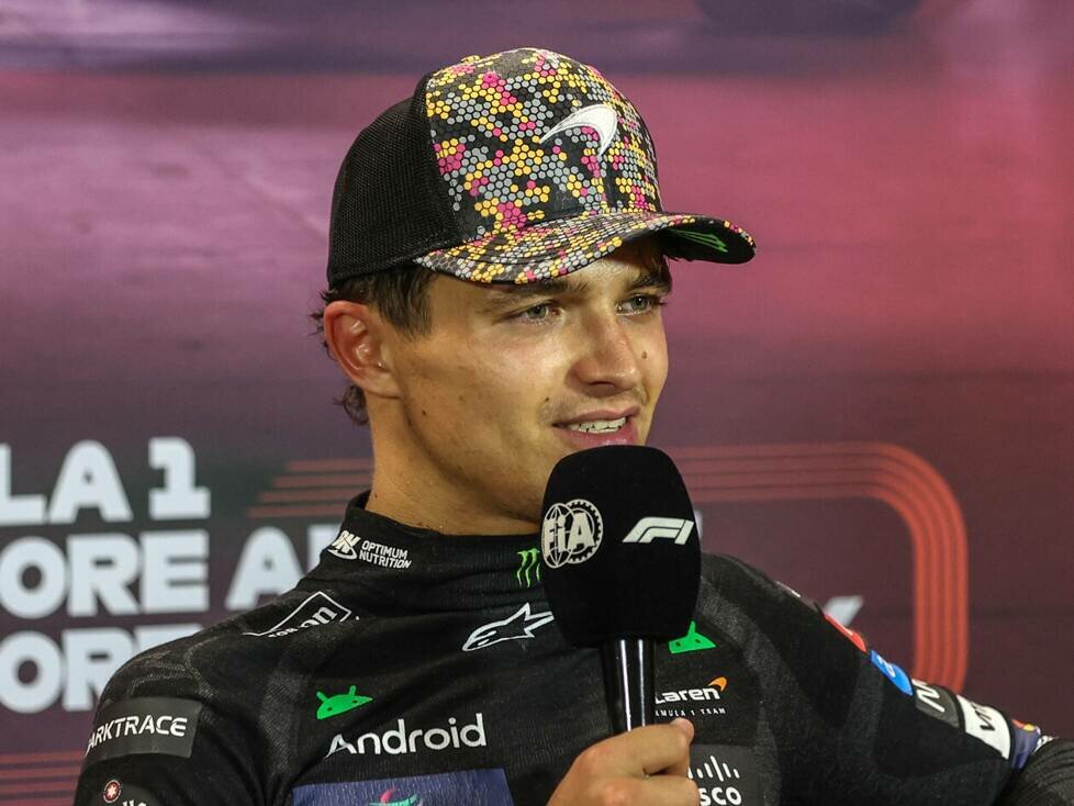 Lando Norris bei der Pressekonferenz nach seinem Sieg beim Singapur-GP 2024