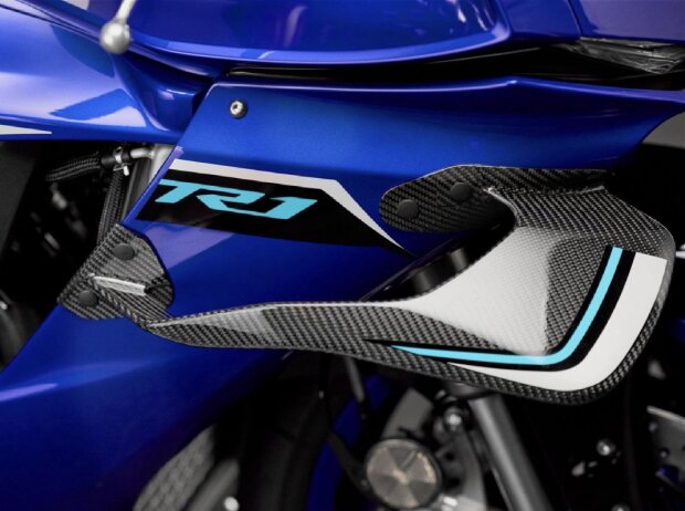 Yamaha R1 Winglets Yamaha R1 Winglets