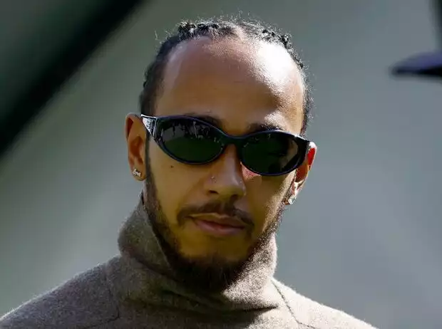 Titel-Bild zur News: Lewis Hamilton im Formel-1-Fahrerlager