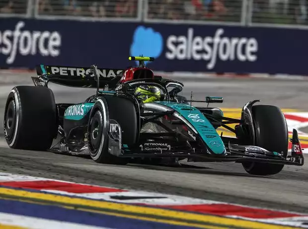 Lewis Hamilton beim Formel-1-Rennen in Singapur 2024 Titel-Bild zur News: Lewis Hamilton beim Formel-1-Rennen in Singapur 2024