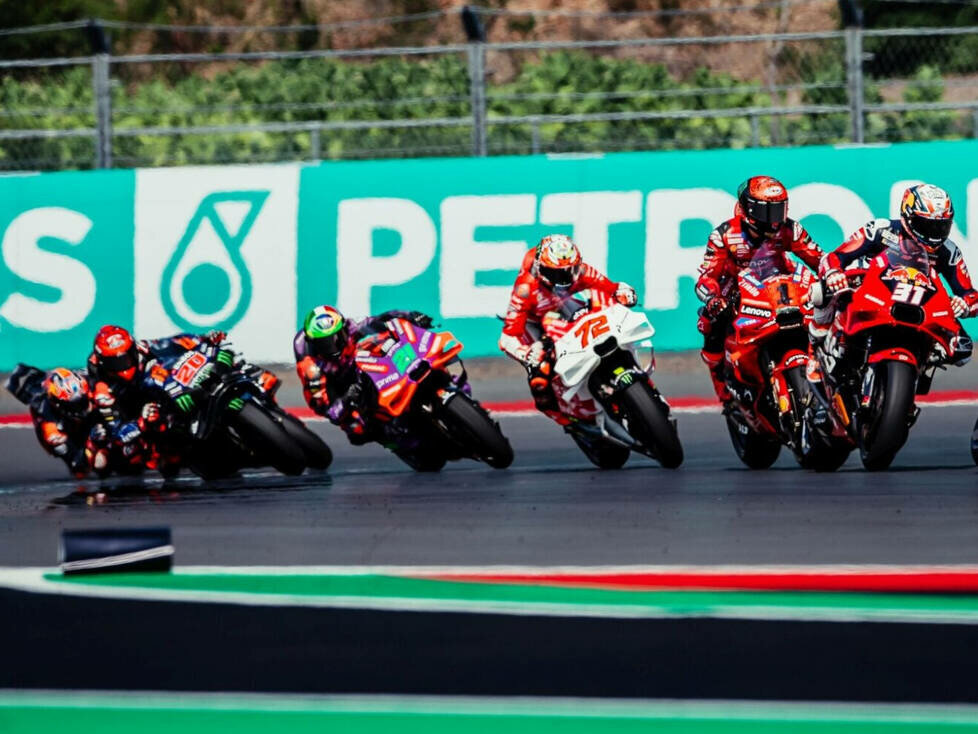 MotoGP-Action beim GP Indonesien 2024 in Mandalika