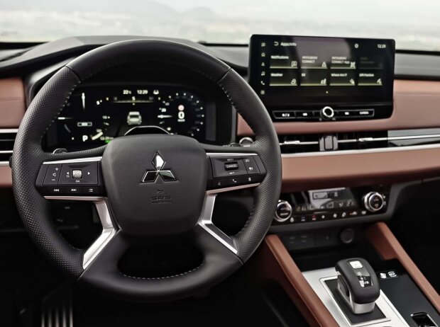 Mitsubishi Outlander (2025) Mitsubishi Outlander (2025)