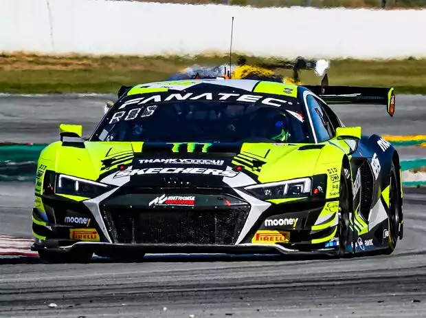 Valentino Rossi fuhr ein Jahr lang den Audi R8 LMS GT3 Evo II, bevor er auf den BMW M4 GT3 wechselte Titel-Bild zur News: Valentino Rossi fuhr ein Jahr lang den Audi R8 LMS GT3 Evo II, bevor er auf den BMW M4 GT3 wechselte
