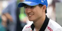 Formel-1-Fahrer Yuki Tsunoda im Fahrerlager in Singapur 2024