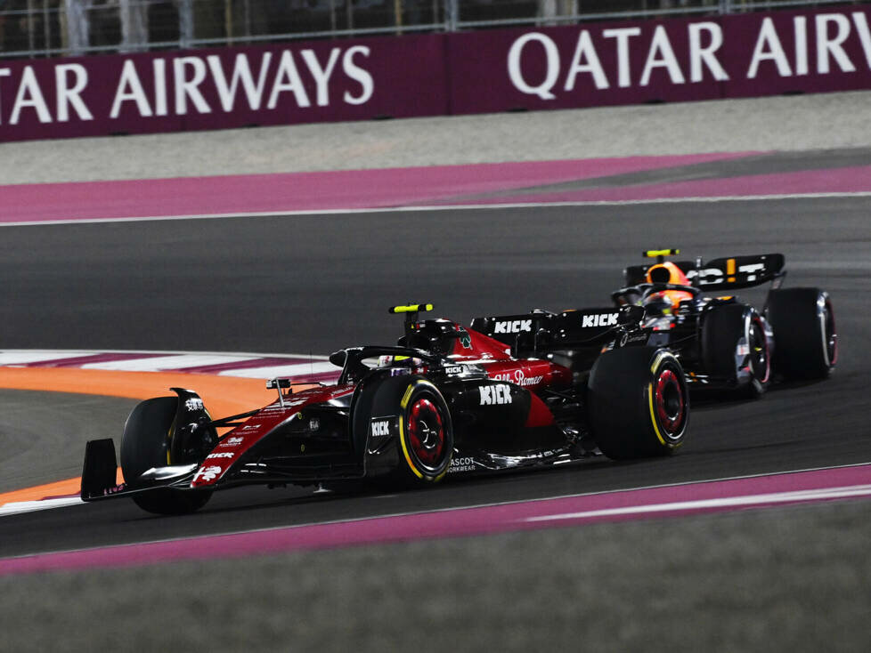 Guanyu Zhou, Sergio Perez