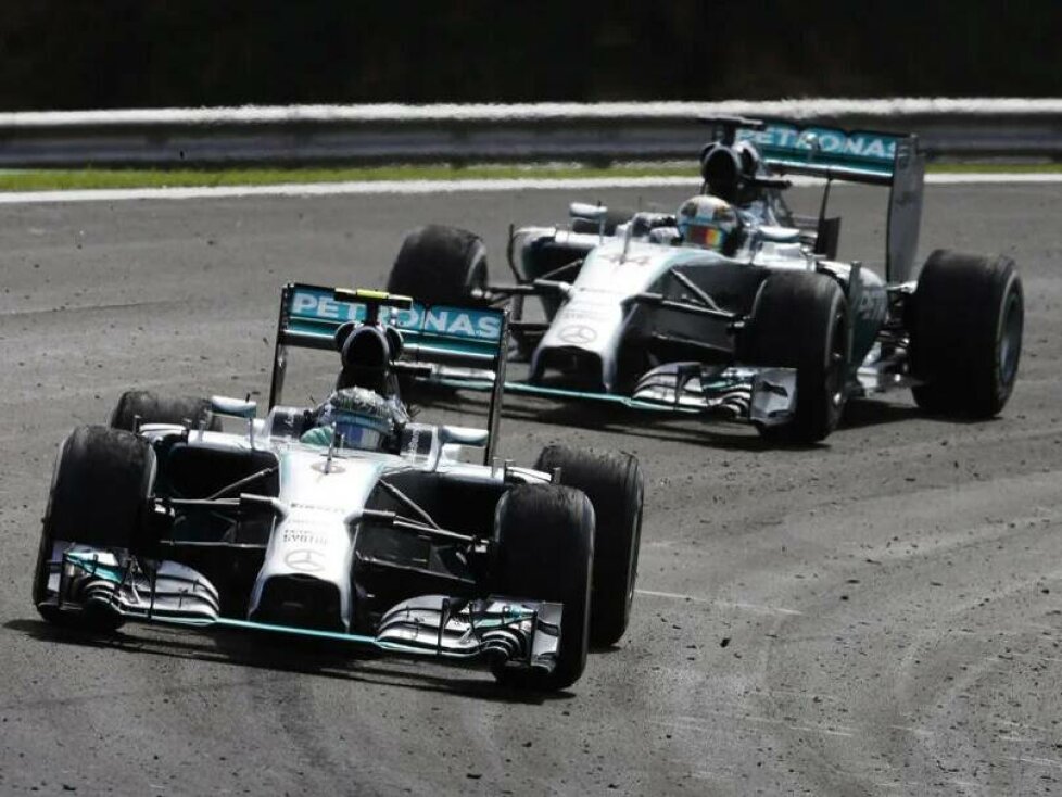 Nico Rosberg und Lewis Hamilton bei einem Rennen in der Formel-1-Saison 2014