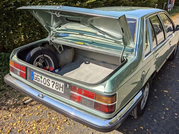 Opel Senator 2.8 S (1979) Opel Senator 2.8 S (1979)
