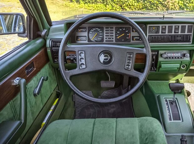 Opel Senator 2.8 S (1979) Opel Senator 2.8 S (1979)