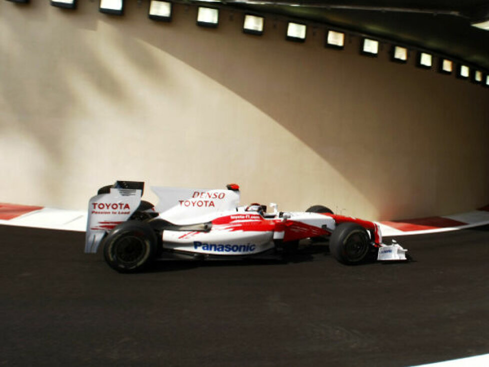 Jarno Trulli (Toyota) beim Formel-1-Rennen in Abu Dhabi 2009