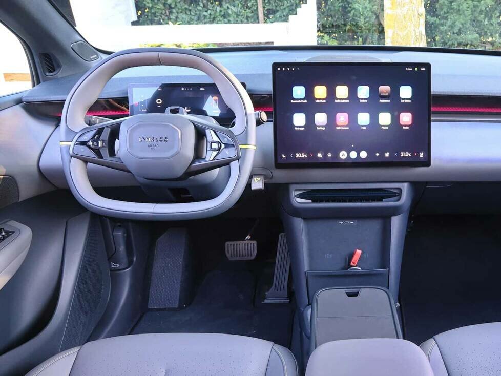 Lynk & Co 02