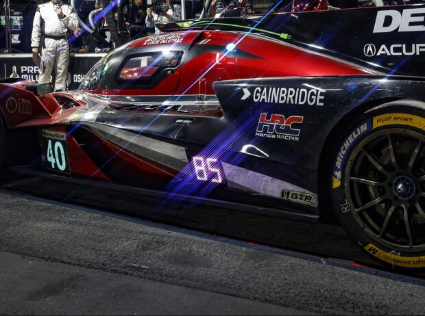 In der IMSA SportsCar Championship bieten die Tafeln Zusatzfeatures wie die Boxenstoppzeit In der IMSA SportsCar Championship bieten die Tafeln Zusatzfeatures wie die Boxenstoppzeit