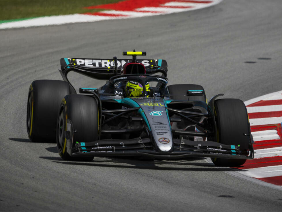 Lewis Hamilton (W15) beim Formel-1-Rennen in Spanien 2024