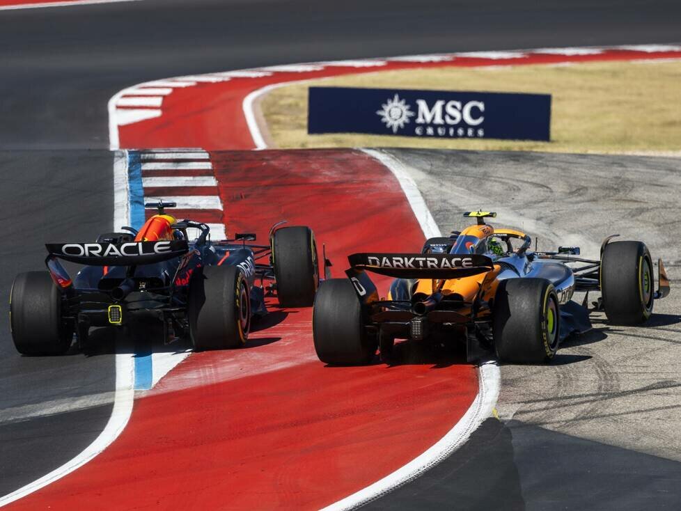 Max Verstappen im Red Bull im Duell mit Lando Norris im McLaren