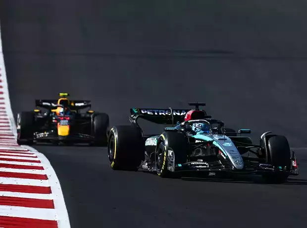 George Russell (Mercedes W15) vor Sergio Perez (Red Bull RB20) beim Formel-1-Rennen in Austin 2024 Titel-Bild zur News: George Russell (Mercedes W15) vor Sergio Perez (Red Bull RB20) beim Formel-1-Rennen in Austin 2024
