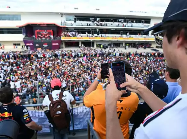 Fans in Austin Titel-Bild zur News: Fans in Austin