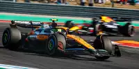 Lando Norris im McLaren vor Max Verstappen im Red Bull kurz vor Rennende in Austin 2024