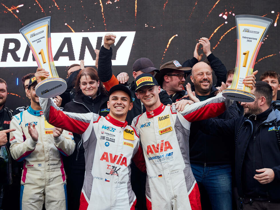 Großer Jubel bei den Champions Josef Knopp (li.) und Finn Zulauf