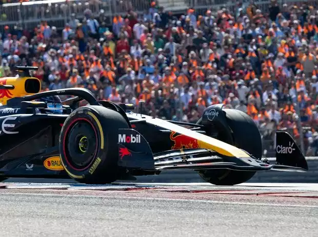 Max Verstappen im Red Bull RB20 beim Formel-1-Rennen in Austin 2024 Titel-Bild zur News: Max Verstappen im Red Bull RB20 beim Formel-1-Rennen in Austin 2024