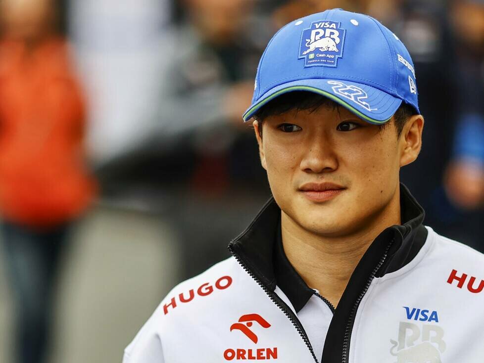 Racing-Bulls-Fahrer Yuki Tsunoda im Formel-1-Fahrerlager 2024