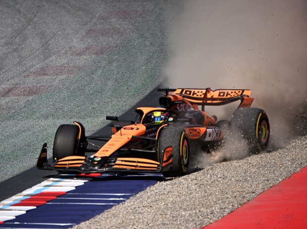McLaren-Fahrer Oscar Piastri lotet die Tracklimits aus am Red-Bull-Ring in Spielberg McLaren-Fahrer Oscar Piastri lotet die Tracklimits aus am Red-Bull-Ring in Spielberg