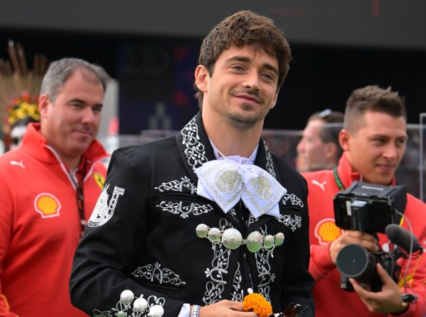 Spezielles Outfit: Leclerc und seine Teammitglieder haben Spaß in Mexiko