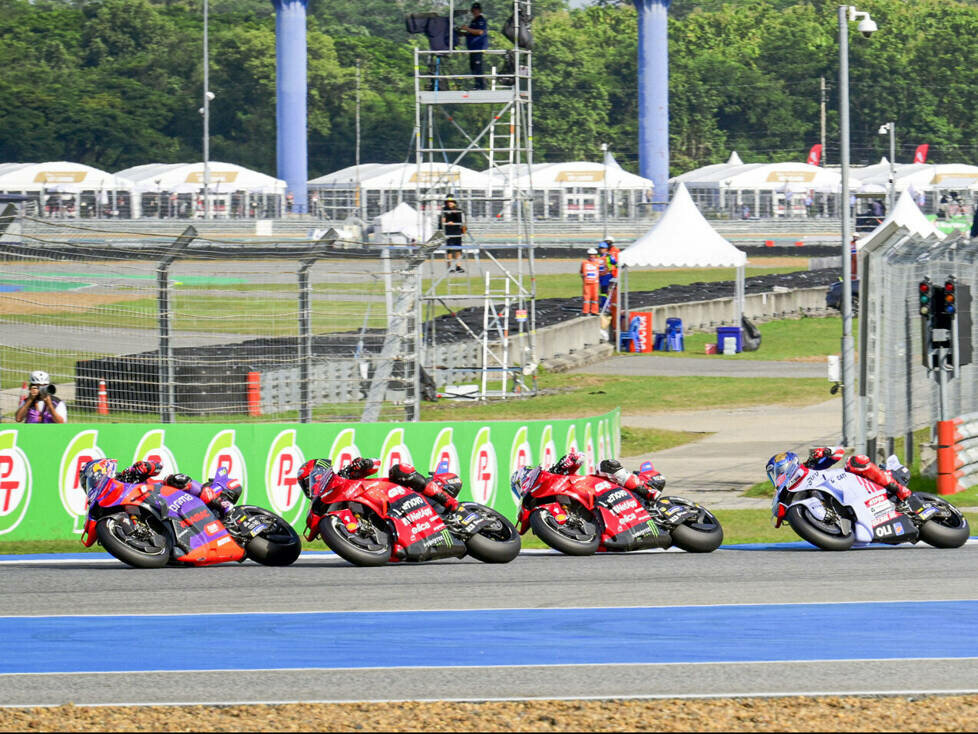 Start zum MotoGP-Sprint in Buriram 2024: Jorge Martin führt