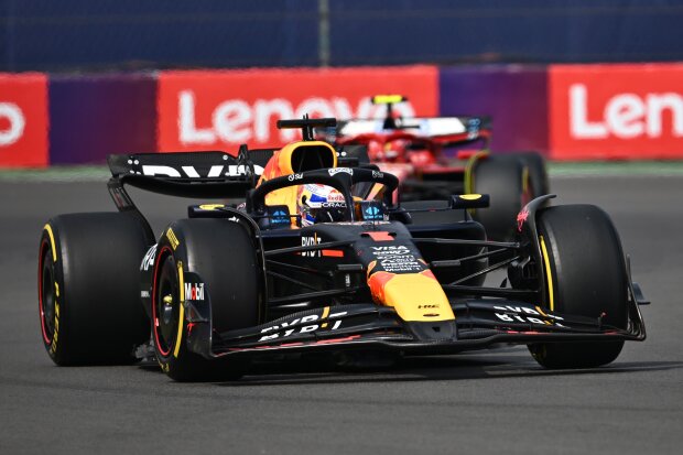 Max Verstappen Carlos Sainz Ferrari Ferrari F1Red Bull Red Bull F1 ~Max Verstappen (Red Bull) und Carlos Sainz (Ferrari) ~ Max Verstappen Carlos Sainz Ferrari Ferrari F1Red Bull Red Bull F1 ~Max Verstappen (Red Bull) und Carlos Sainz (Ferrari) ~