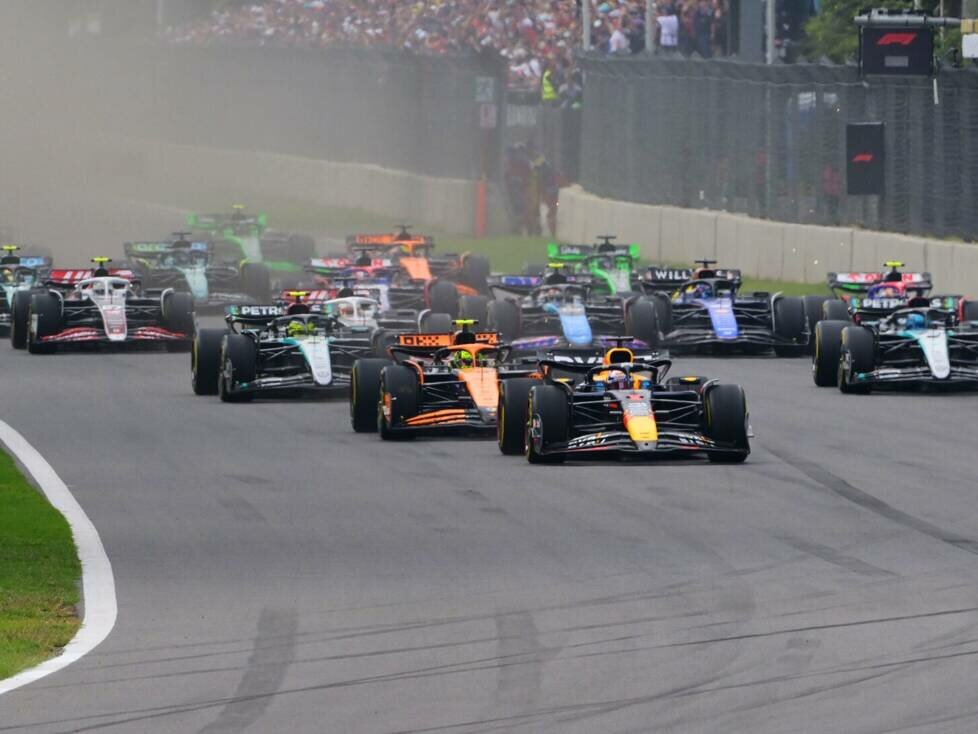 Szene aus der Startphase beim Mexiko-Grand-Prix 2024