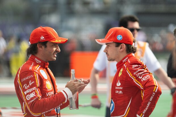 Carlos Sainz Charles Leclerc Ferrari Ferrari F1 ~Carlos Sainz (Ferrari) und Charles Leclerc (Ferrari) ~ Carlos Sainz Charles Leclerc Ferrari Ferrari F1 ~Carlos Sainz (Ferrari) und Charles Leclerc (Ferrari) ~