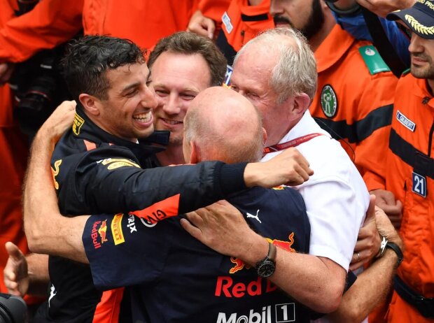 Ricciardo feiert mit Horner und Co. seinen vielleicht größten Sieg in Monaco 2018 Ricciardo feiert mit Horner und Co. seinen vielleicht größten Sieg in Monaco 2018