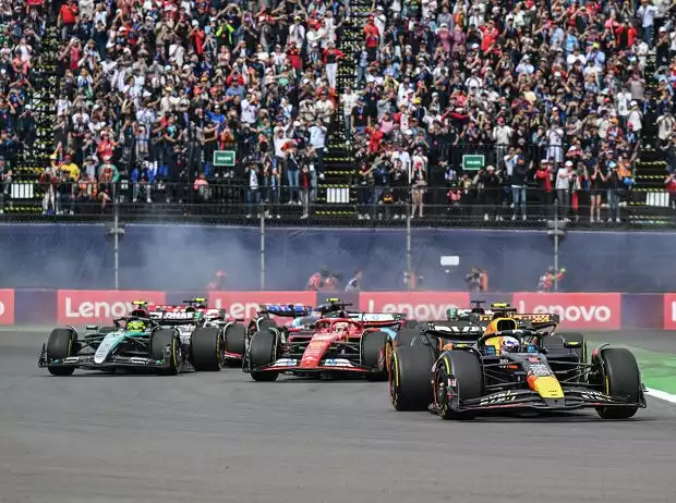 Sergio Perez, Charles Leclerc, George Russell, Lewis Hamilton Titel-Bild zur News: Sergio Perez, Charles Leclerc, George Russell, Lewis Hamilton