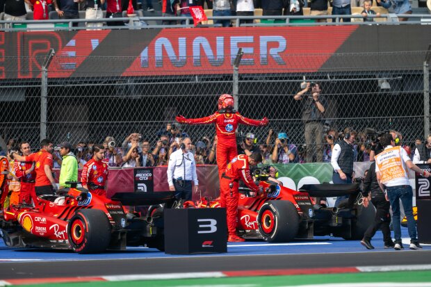 Carlos Sainz Ferrari Ferrari F1 ~Carlos Sainz (Ferrari) ~ Carlos Sainz Ferrari Ferrari F1 ~Carlos Sainz (Ferrari) ~