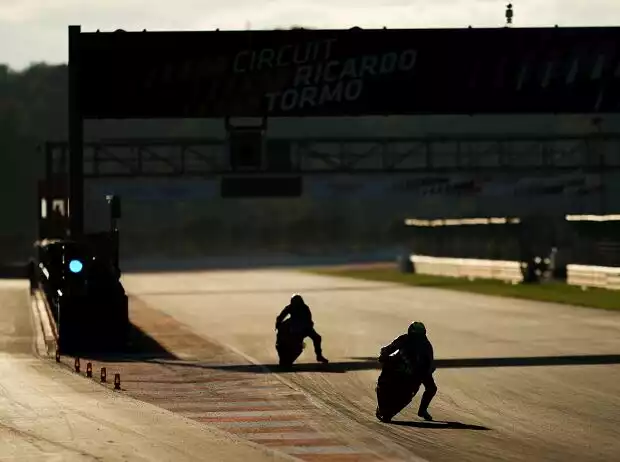 MotoGP-Action auf dem Circuit Ricardo Tormo bei Valencia Titel-Bild zur News: MotoGP-Action auf dem Circuit Ricardo Tormo bei Valencia