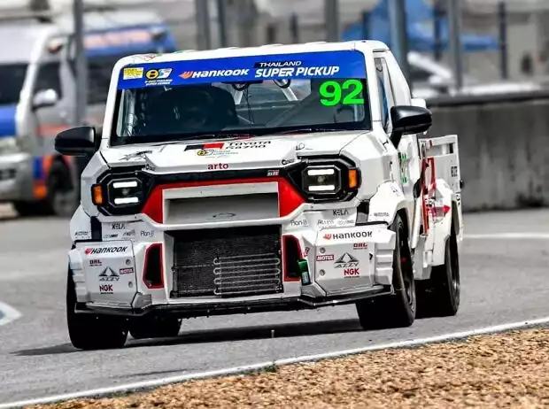 Toyota Renn-Pickup Titel-Bild zur News: Toyota Renn-Pickup