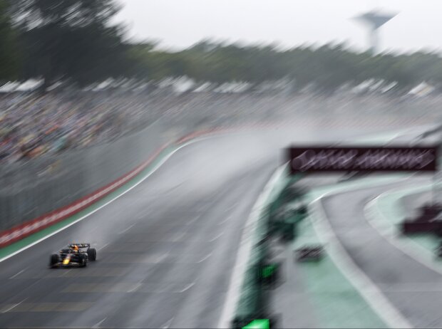 Ziemlich alleine: Verstappen fuhr der Konkurrenz im Rennen auf und davon