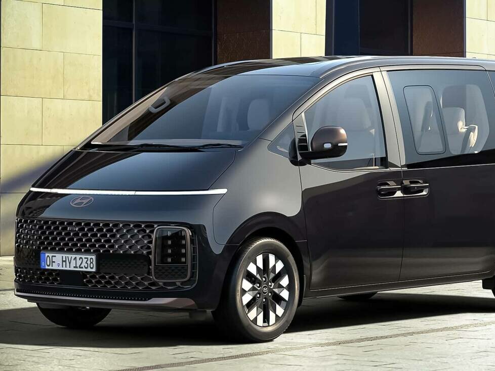 Hyundai Staria Hybrid (2024)