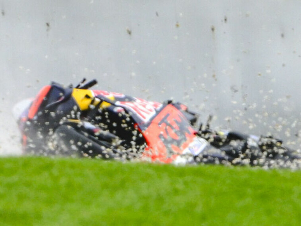 KTM RC16 im Kiesbett