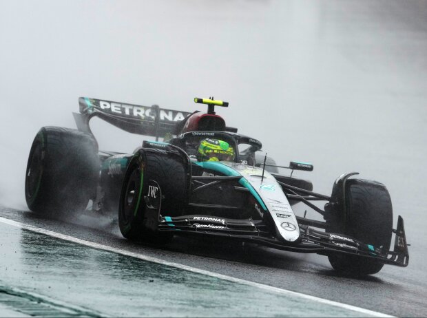 Im Regen von Sao Paulo erlebte Lewis Hamilton einen Tiefschlag Im Regen von Sao Paulo erlebte Lewis Hamilton einen Tiefschlag