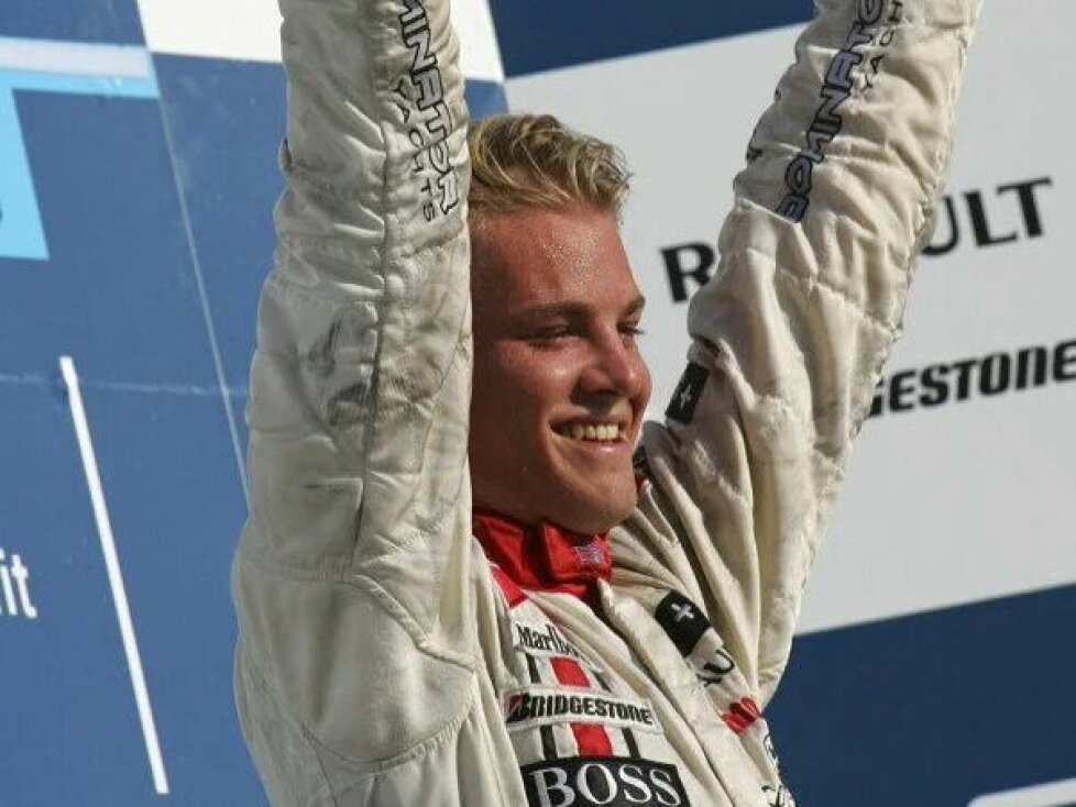 Nico Rosberg feiert seinen Titelgewinn in der GP2 2005