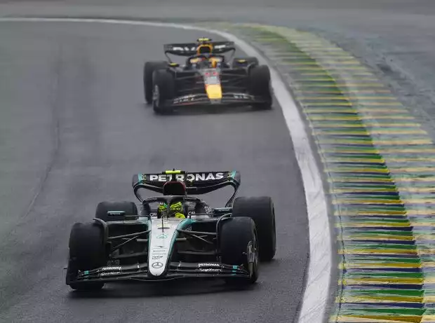 Lewis Hamilton, Sergio Perez Titel-Bild zur News: Lewis Hamilton, Sergio Perez