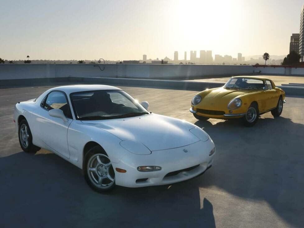 Mazda RX-7 FD und Ferrari 275 GTB/4