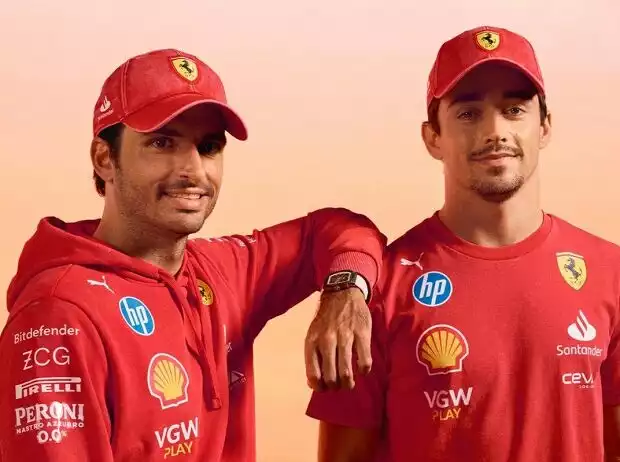 Charles Leclerc und Carlos Sainz werden in Las Vegas einzigartiger Event-Kleidung von Teampartner Puma tragen Titel-Bild zur News: Charles Leclerc und Carlos Sainz werden in Las Vegas einzigartiger Event-Kleidung von Teampartner Puma tragen