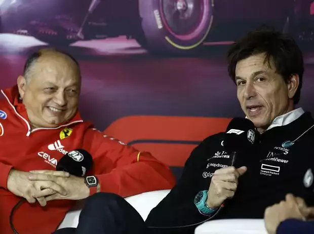 Trotz Mercedes-Veto: Fred Vasseur und Toto Wolff haben in Las Vegas ihren Spaß Titel-Bild zur News: Trotz Mercedes-Veto: Fred Vasseur und Toto Wolff haben in Las Vegas ihren Spaß