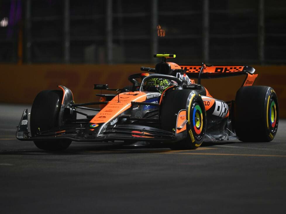 Lando Norris im McLaren MCL38 beim Formel-1-Training in Las Vegas 2024