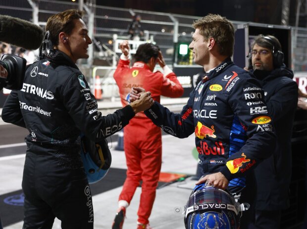 Gratulation an den Pole-Setter George Russell von Max Verstappen Gratulation an den Pole-Setter George Russell von Max Verstappen