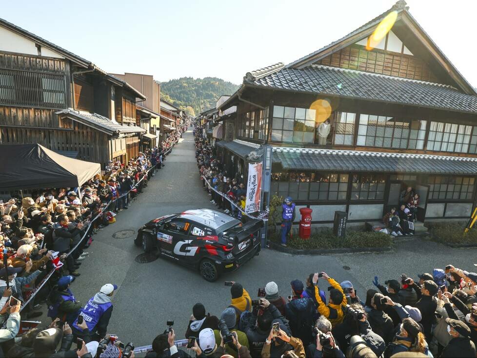 Zuschauer bei der Rallye Japan