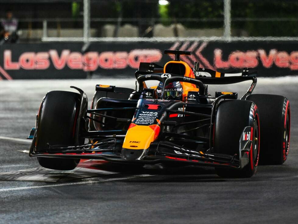 Max Verstappen im Red Bull RB20 beim Formel-1-Rennen in Las Vegas 2024