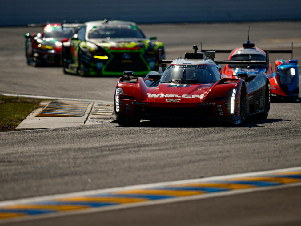 GTP-, LMP2-, GT-Autos der IMSA SportsCar Championship auf dem Daytona Intrenational Speedway
